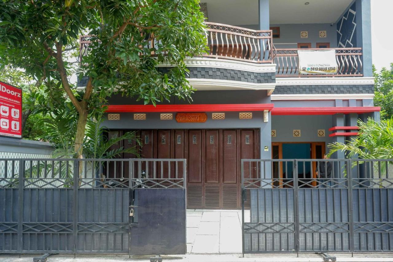 מלון Kejayan Reddoorz Syariah Near Monumen Jogja Kembali מראה חיצוני תמונה